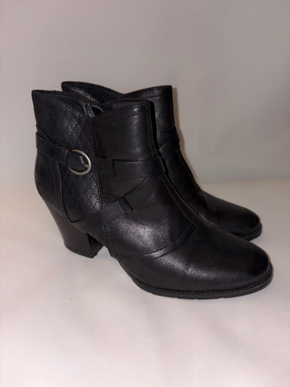 BareTraps Black Quilted-Look Leather-Look Ankle Booties with Side Buckle‎ Size 9